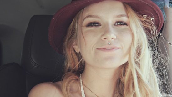 Sultry blondes hammered in a terrific threesome