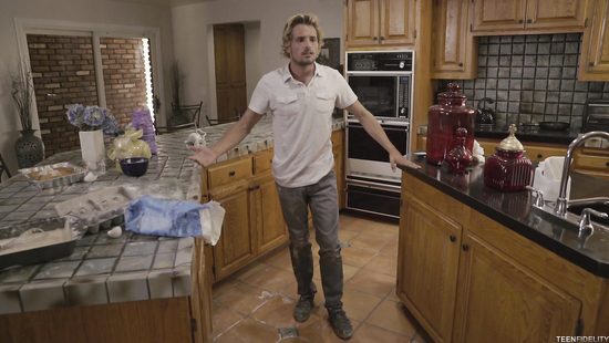 Sassy damsel overwhelmed in intense bed sex