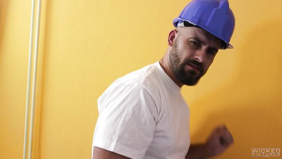 Huge cock stuffed in dame's tight asshole