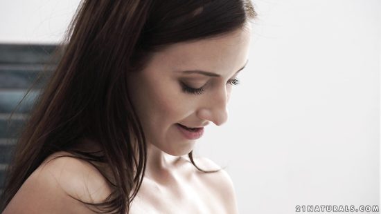 Smashing damsel fucking the legendary Raul Costa