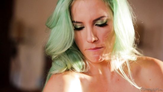 Lesbians in an intense pussy licking