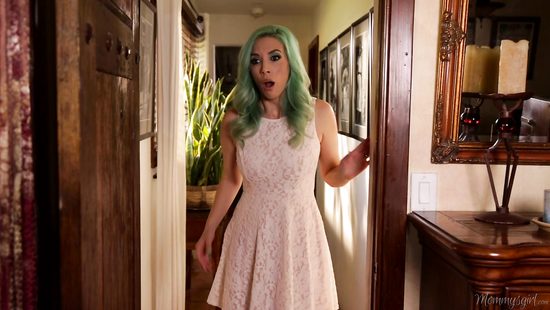 Lesbians in an intense pussy licking