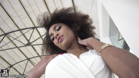 Stud going the depths to pleasure horny babe