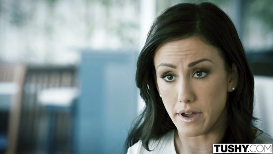 Stud fucks bimbo's ass giving her a beautiful gaping