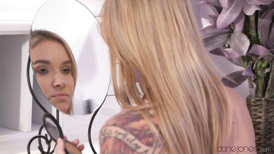 Hot tattooed blonde sucking cock to ultimate stiffness