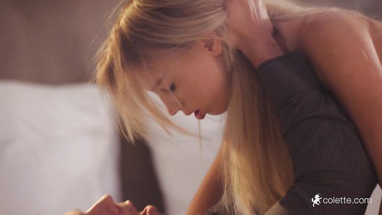 Dude fucking girlfriend's pretty brains out