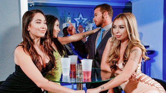 Whores in a thrilling threesome