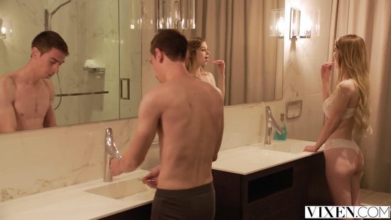 Breathtaking sex on the floor