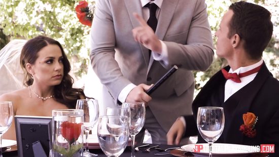 Polygamous stud gratifying his two girls