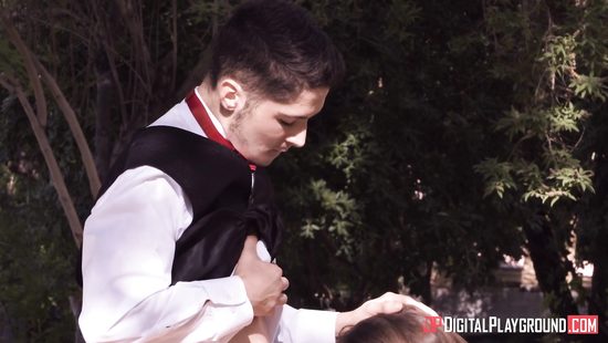 Polygamous stud gratifying his two girls