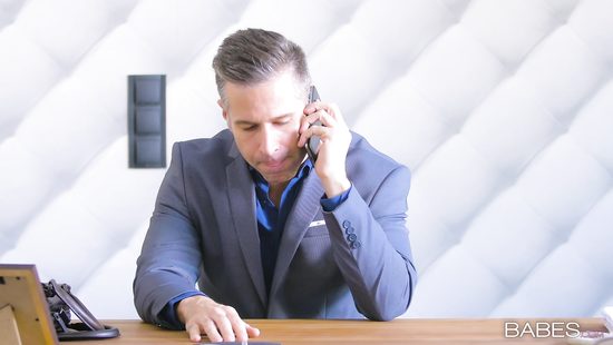 Stud has a kinky appointment with naughty Sofi Golfinger