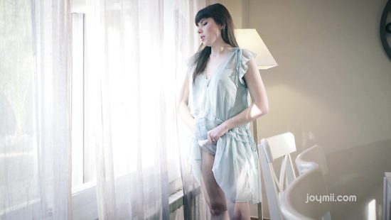 Luna Rival enjoying Charlie Dean's junk