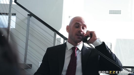 Kinky stud nutting in whore's mouth after hardcore action