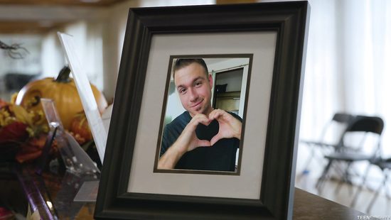 Horny hussy bonked doggystyle