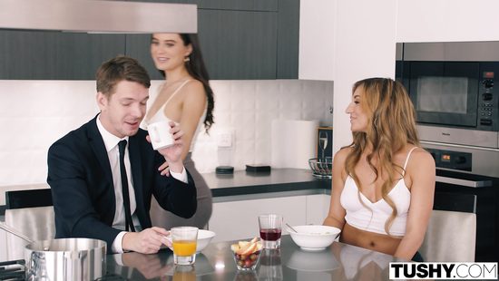 Man smashes his wife and hot best friend