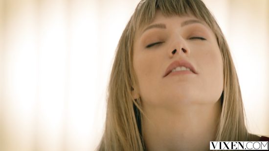 Ravishing teen not used to hardcore