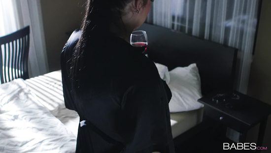 Busty infidel smashed brutally in bed