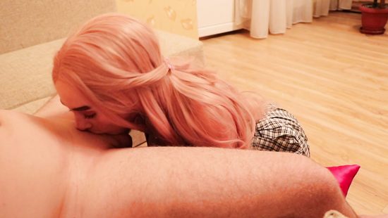 Sweetie gives head until the last drops