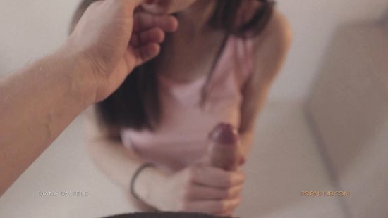 Busty natural chick in amateur home video