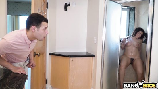 Chubby hottie banged by a neighbour