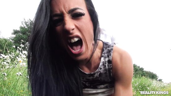 Skyler Mckay shows her sex skills outdoors