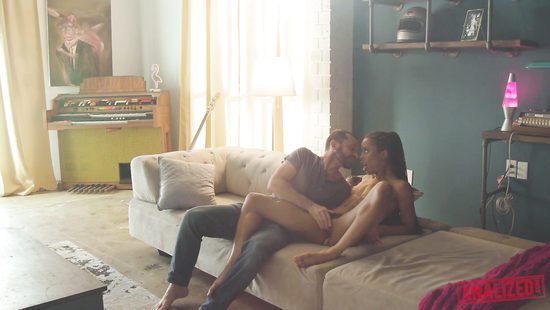 Petite ebony hottie appreciates anal sex