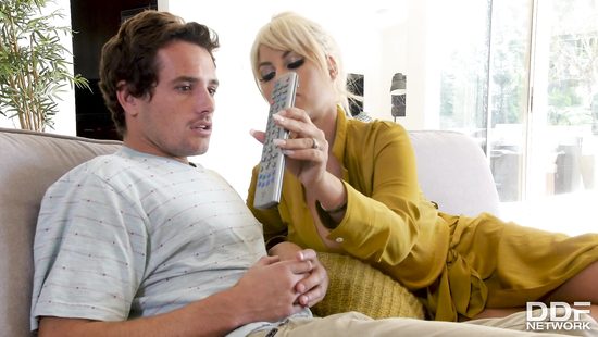 Hot cougar enjoys his small cock in butt