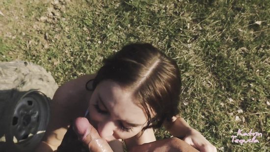 Luscious girlfriend cannot stop sucking