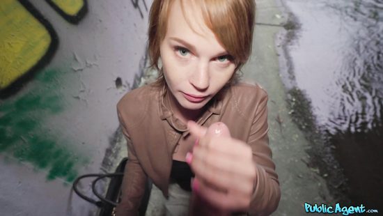 Redhead girl shows her sex skills