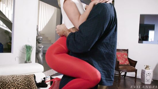 Petite pornstar gets throat banged