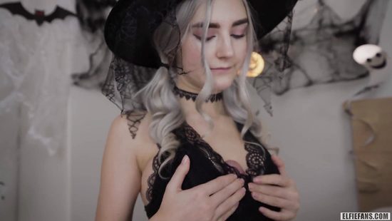 Cosplay girlfriend licks and sucks nicely