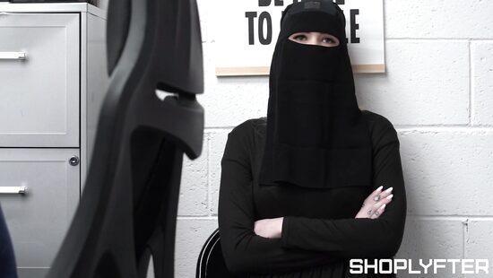 Cosplay hottie banged in the back office