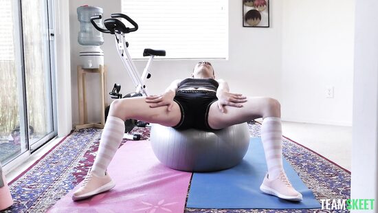 Sporty girl wanks and rides