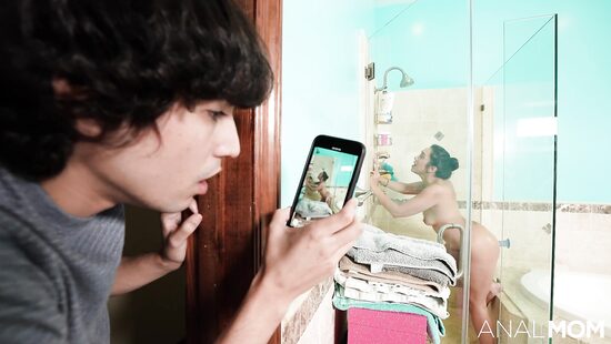 Stepmom begs for anal pounding