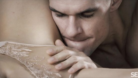 Horny couple love each other nicely