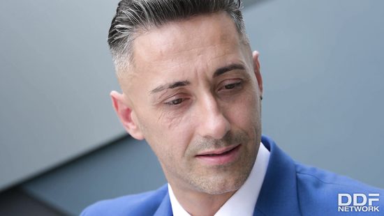 Double fucking brings her lots of mouthful