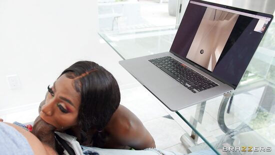 Curvy ebony gets big schlong