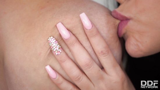 Interracial 4some with two babes