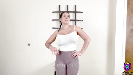 Yoga instructor bangs curvy babe