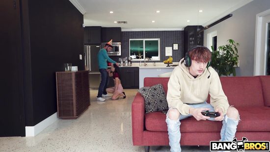 Asian babe Kimmy Kim fucks