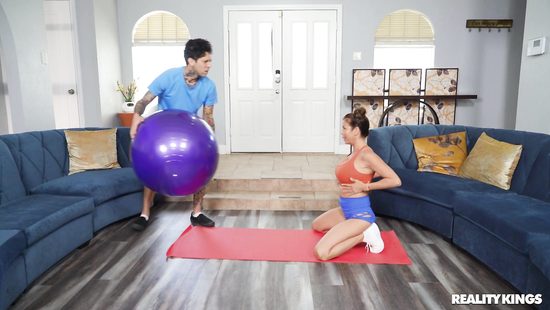 Fitness instructor fucks Alexis Fawx