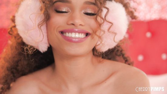 Ebony babe in solo masturbation