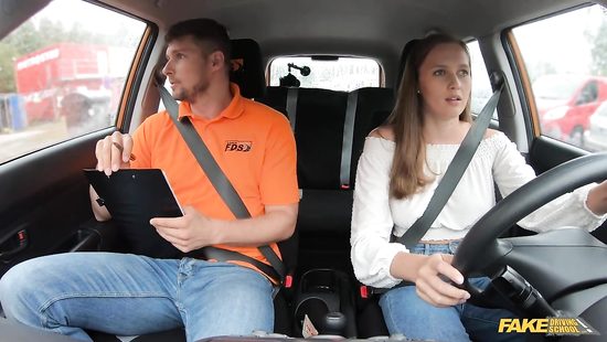 She fucks in the car