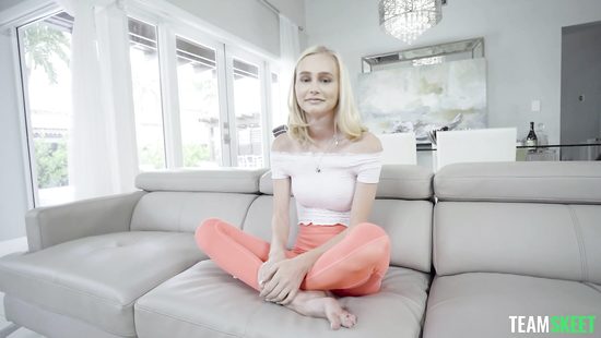 Petite blonde gives some booty