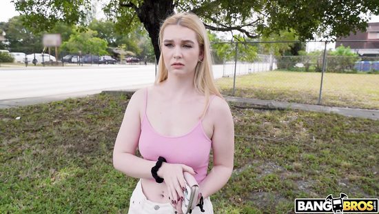 Layla Belle fucked in car