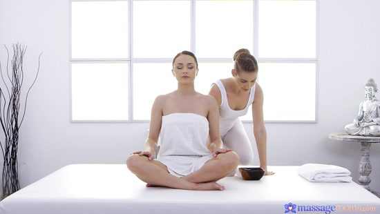 Lesbian masseuses are making out