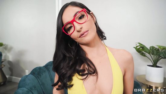 Nerdy babe gets analyzed