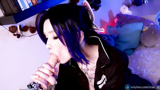 Inked webcam girl fucked live