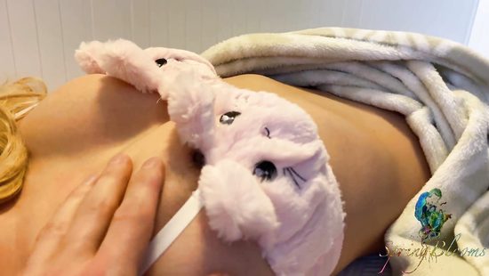 Dude fucks and fingers stepsister