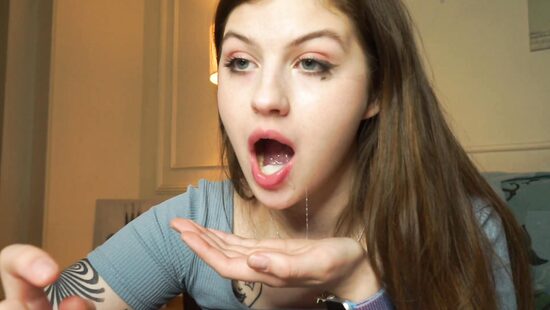 Amateur girl sucks like pro